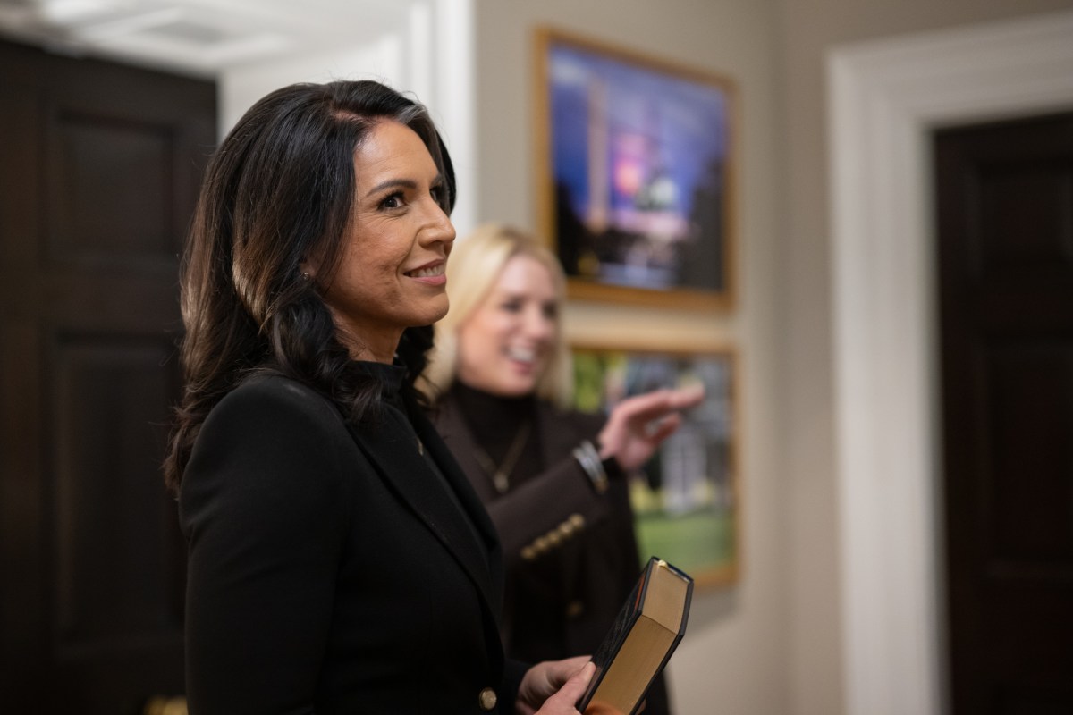 Tulsi Gabbard’s is sworn in as Director of National Intelligence at the White House, Wednesday, February 12, 2025. (Official White House Photo by Molly Riley.)