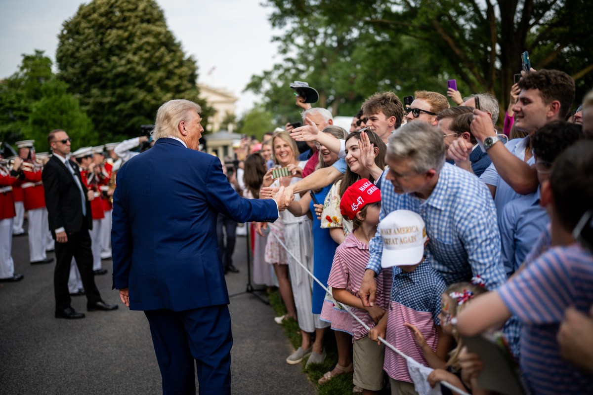 President Donald Trump and First Lady Melania Trump greet guests along the rope line at the Congressional Picnic, Thursday, June 11, 2025, on the South Lawn of the White House. (Official White House Photo by Daniel Torok)