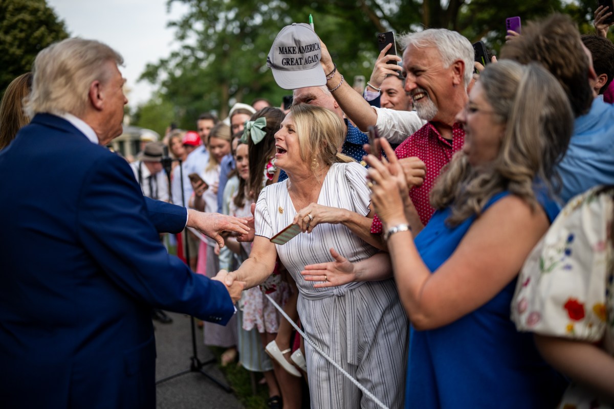 President Donald Trump and First Lady Melania Trump greet guests along the rope line at the Congressional Picnic, Thursday, June 11, 2025, on the South Lawn of the White House. (Official White House Photo by Daniel Torok)