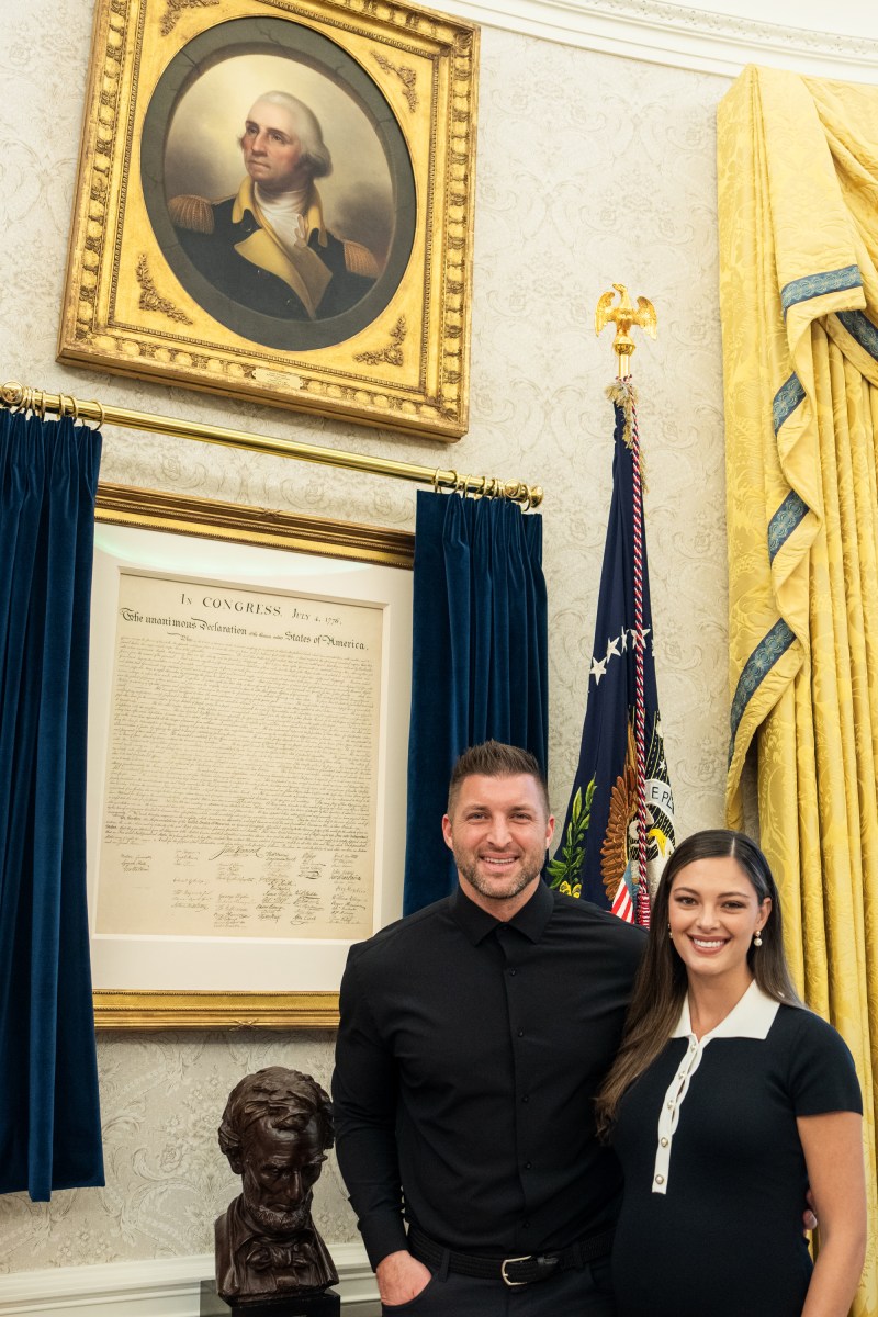 President Donald Trump poses for photos with Tim Tebow, his wife Demi-Leigh Tebow, and Secretary of State Marco Rubio, in the Oval Office, Tuesday, April 1, 2025. (Official White House Photo by Joyce N. Boghosian)