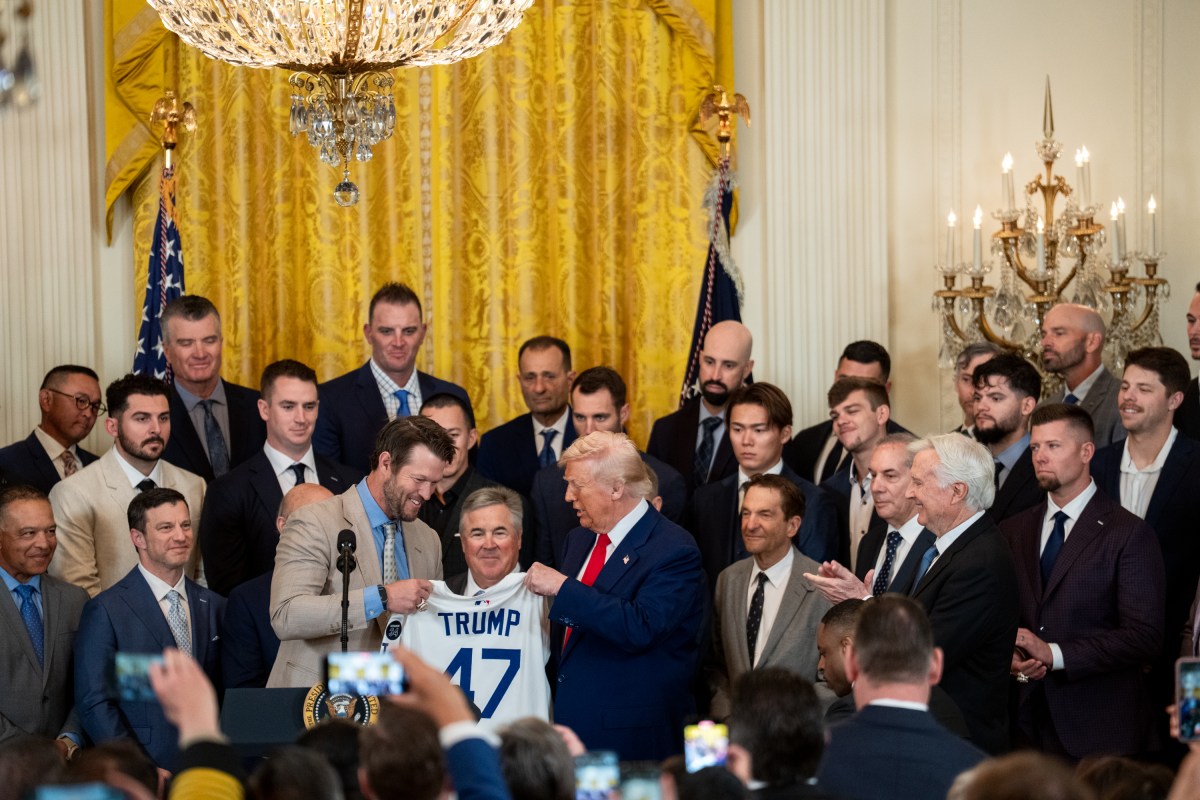 President Donald Trump and senior staff greet Israeli Prime Minister Benjamin Netanyahu, Monday, April 7, 2025, in the West Wing Lobby of the White House. (Official White House Photo by Joyce N. Boghosian)