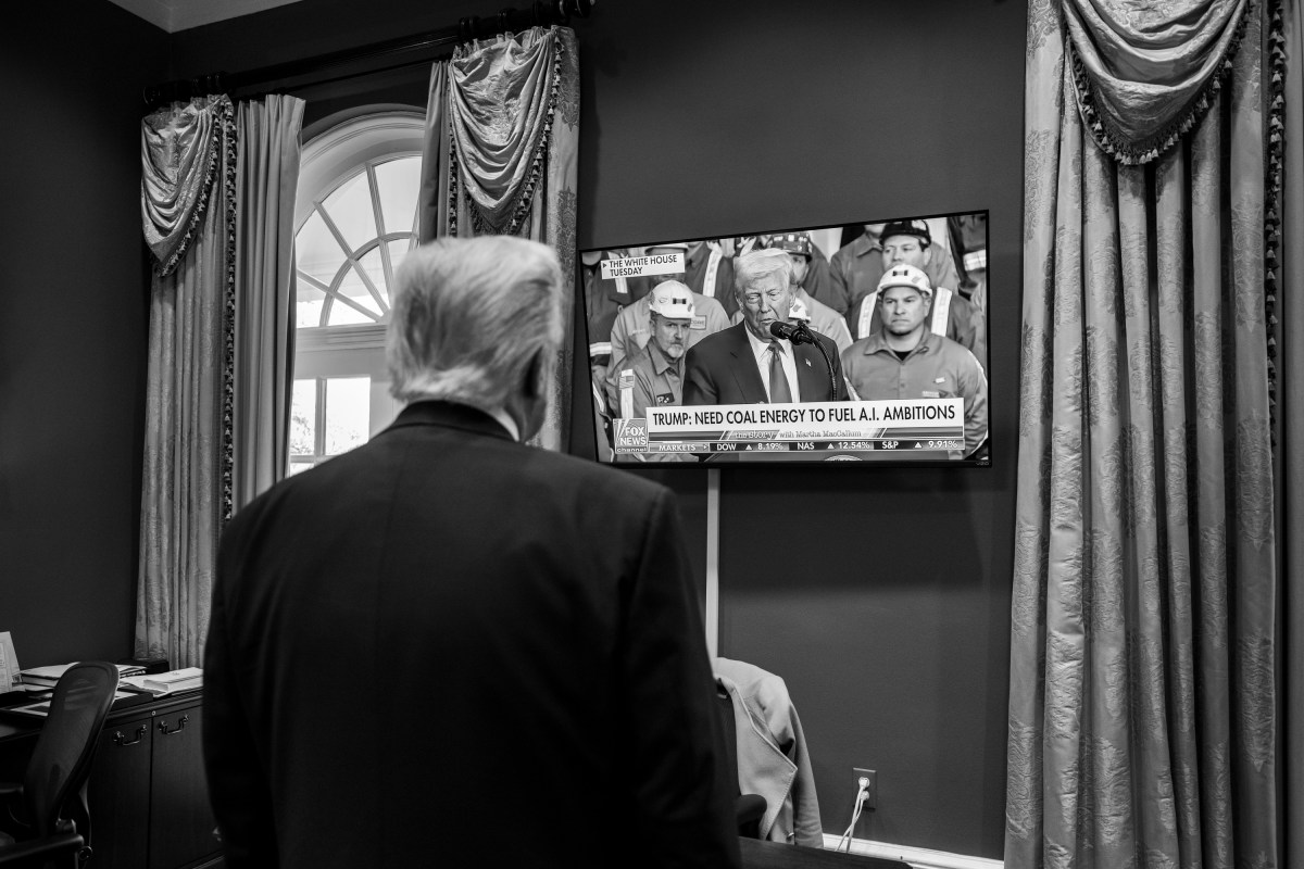 President Donald Trump signs Executive Orders, Wednesday, April 9, 2025, in the Oval Office. (Official White House Photo by Joyce N. Boghosian)