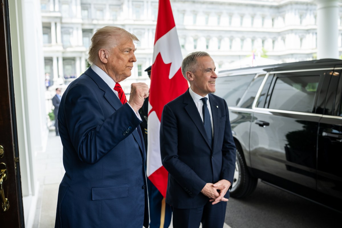 President Donald Trump greets Prime Minister of Canada Mark Carney, Tuesday, May 6, 2025, at the West Wing entrance of the White House. (Official White House Photo by Daniel Torok)