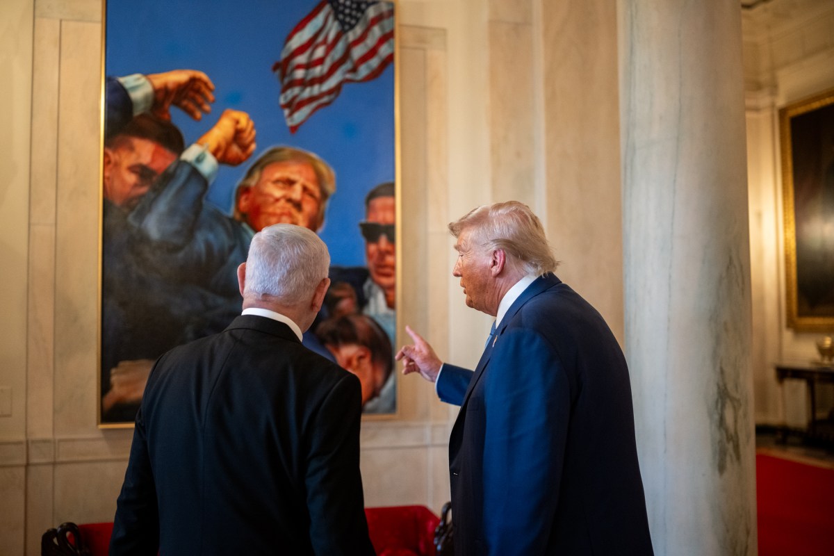President Donald Trump and Israeli Prime Minister Benjamin Netanyahu speak before a dinner in the Blue Room, Monday, July 7, 2025, at the White House. (Official White House Photo by Daniel Torok)
