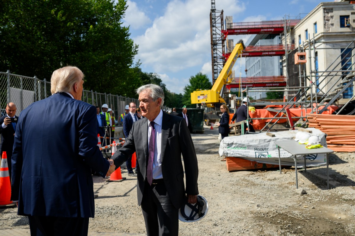 President Donald Trump speaks to Fed Chair Jerome Powell during a tour of the Federal Reserve in Washington, D.C., Thursday, July 24, 2025. (Official White House Photo by Daniel Torok)