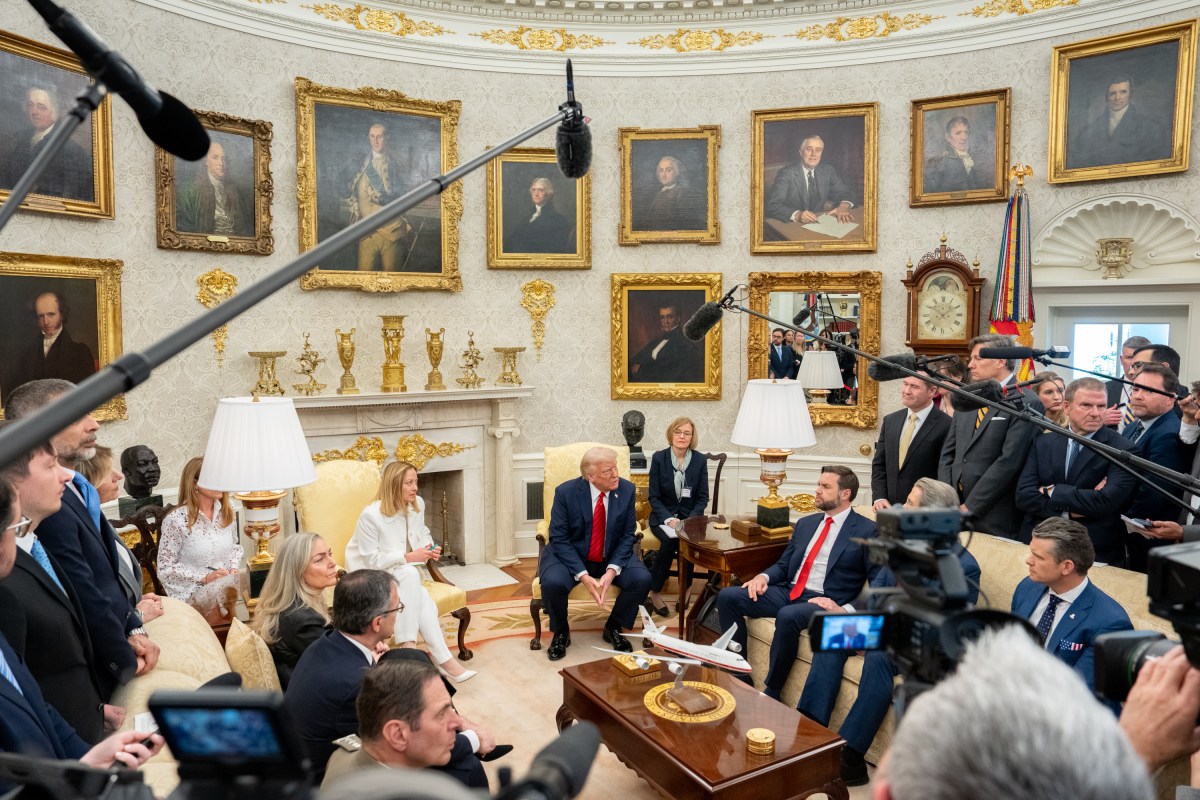 President Donald Trump holds a bilateral meeting with Prime Minister Giorgia Meloni of Italy, Thursday, April 17, 2025, in the Oval Office. Vice President JD Vance attends. (Official White House Photo by Emily J. Higgins.)