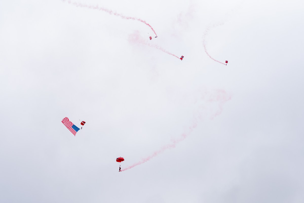 President Donald Trump and First Lady Melania Trump, along with UK Prime Minister Sir Keir Starmer and Lady Victoria Starmer, watch the Red Devils parachute display team at Chequers, the country home of the British prime minister, on Thursday, September 18, 2025 in Aylesbury, England. (Official White House Photo by Andrea Hanks)