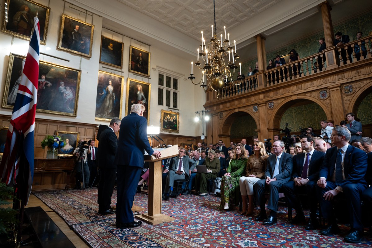 President Donald Trump and UK Prime Minister Keir Starmer hold a press conference at Chequers at the conclusion of a state visit on Thursday, September 18, 2025 in Aylesbury, England. (Official White House Photo by Andrea Hanks)