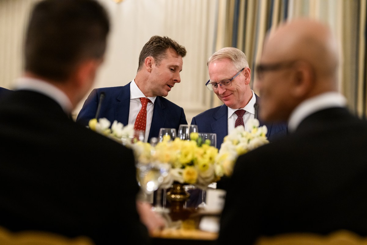 President Donald Trump poses for photos with tech leaders in the Oval Office, Thursday, September 4, 2025. (Official White House Photo by Daniel Torok)