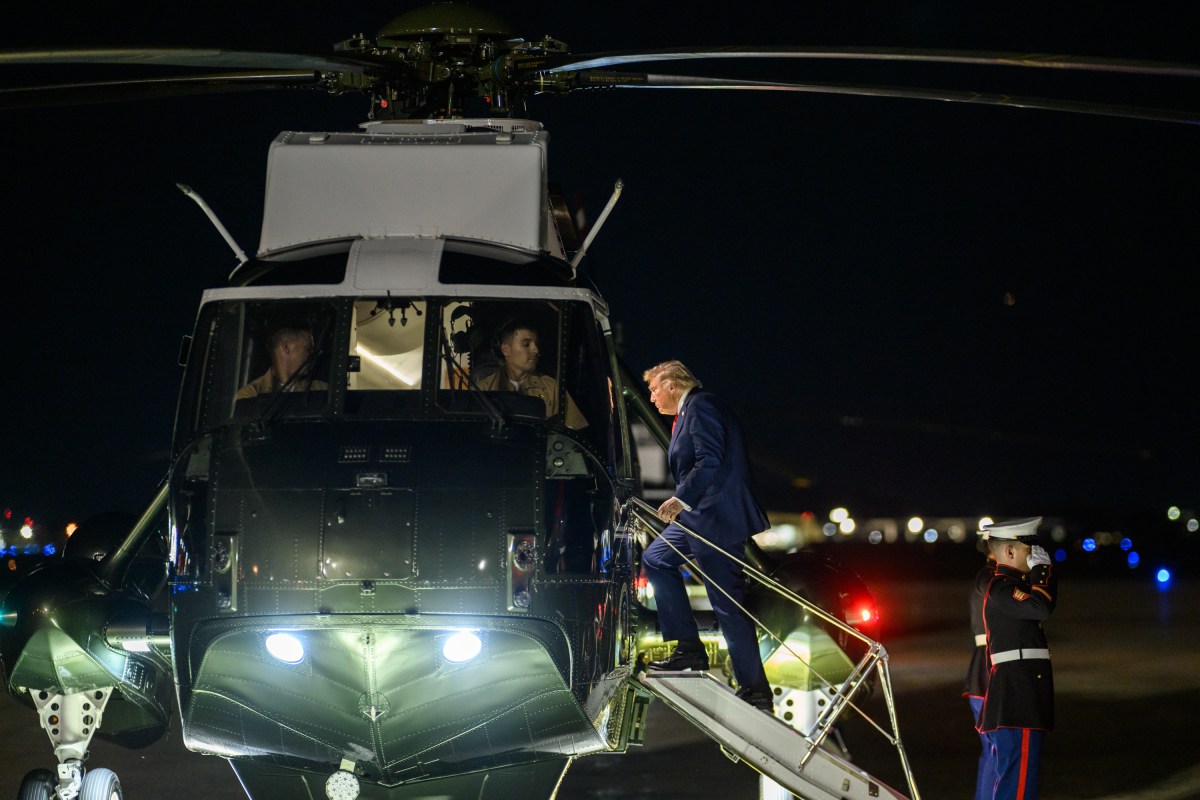 President Donald Trump and First Lady Melania Trump disembark Air Force One at Joint Base Andrews, Maryland after a trip to England on Thursday, September 18, 2025, and board Marine One en route to the White House. (Official White House Photo by Daniel Torok)