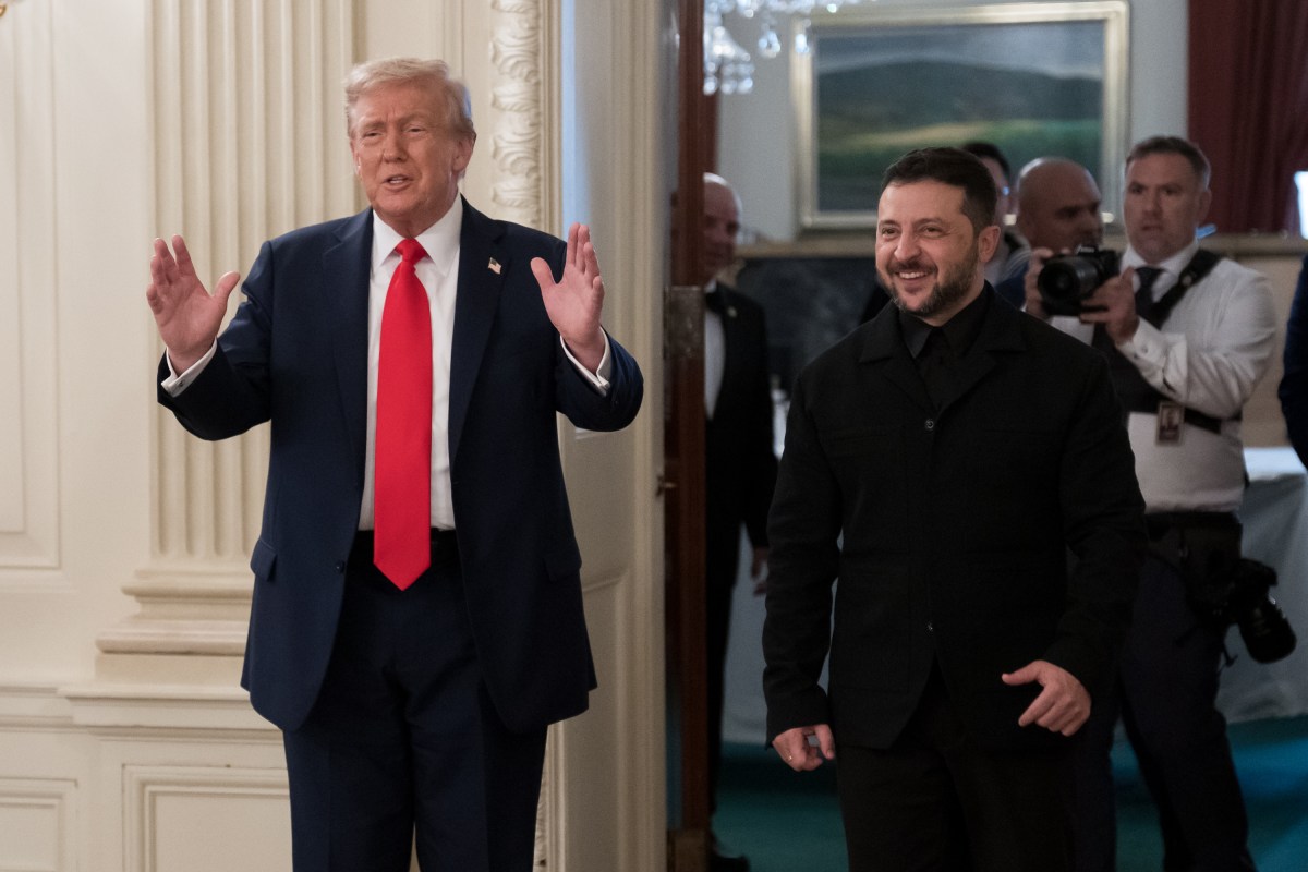 President Donald Trump and President Volodymyr Zelenskyy of Ukraine greet European leaders in the State Dining Room, Monday, August 18, 2025, before their multilateral meeting. (Official White House Photo by Andrea Hanks)