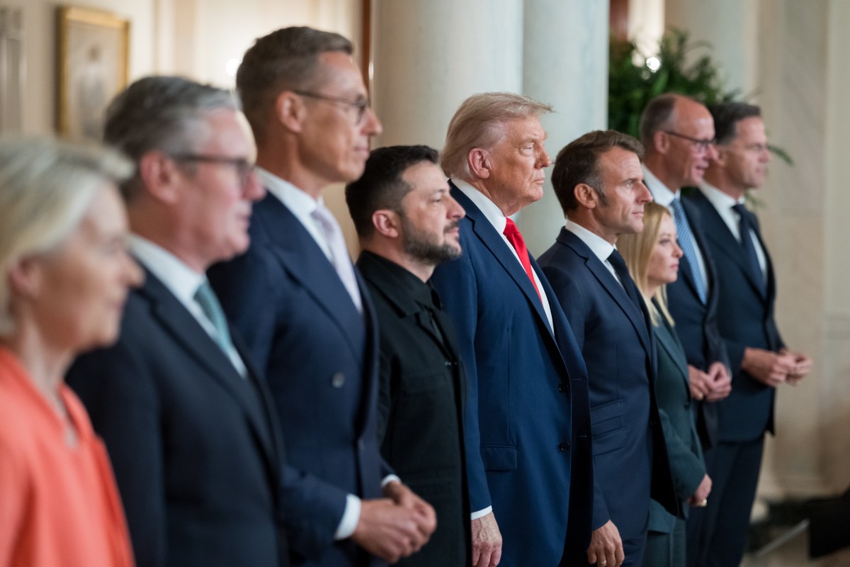 President Donald Trump poses for a family photo with President Volodymyr Zelenskyy of Ukraine and European leaders before their multilateral meeting, Monday, August 18, 2025, in the Cross Hall on the State Floor of the White House. (Official White House Photo by Andrea Hanks)