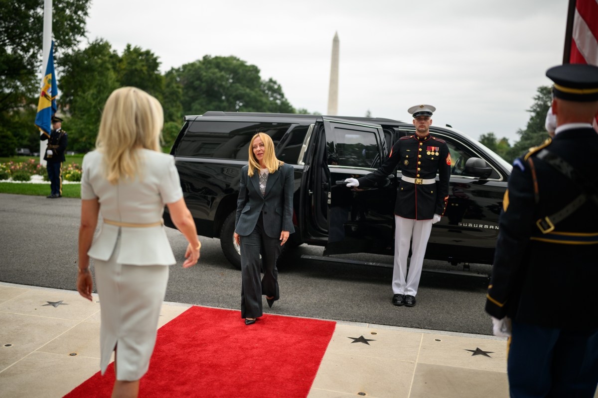 Italian Prime Minister Giorgia Meloni arrives to the South Portico of the White House for a meeting with President Donald Trump, Ukraine’s President Volodymyr Zelensky, and other world leaders, Monday, August 18, 2025. (Official White House Photo by Daniel Torok)