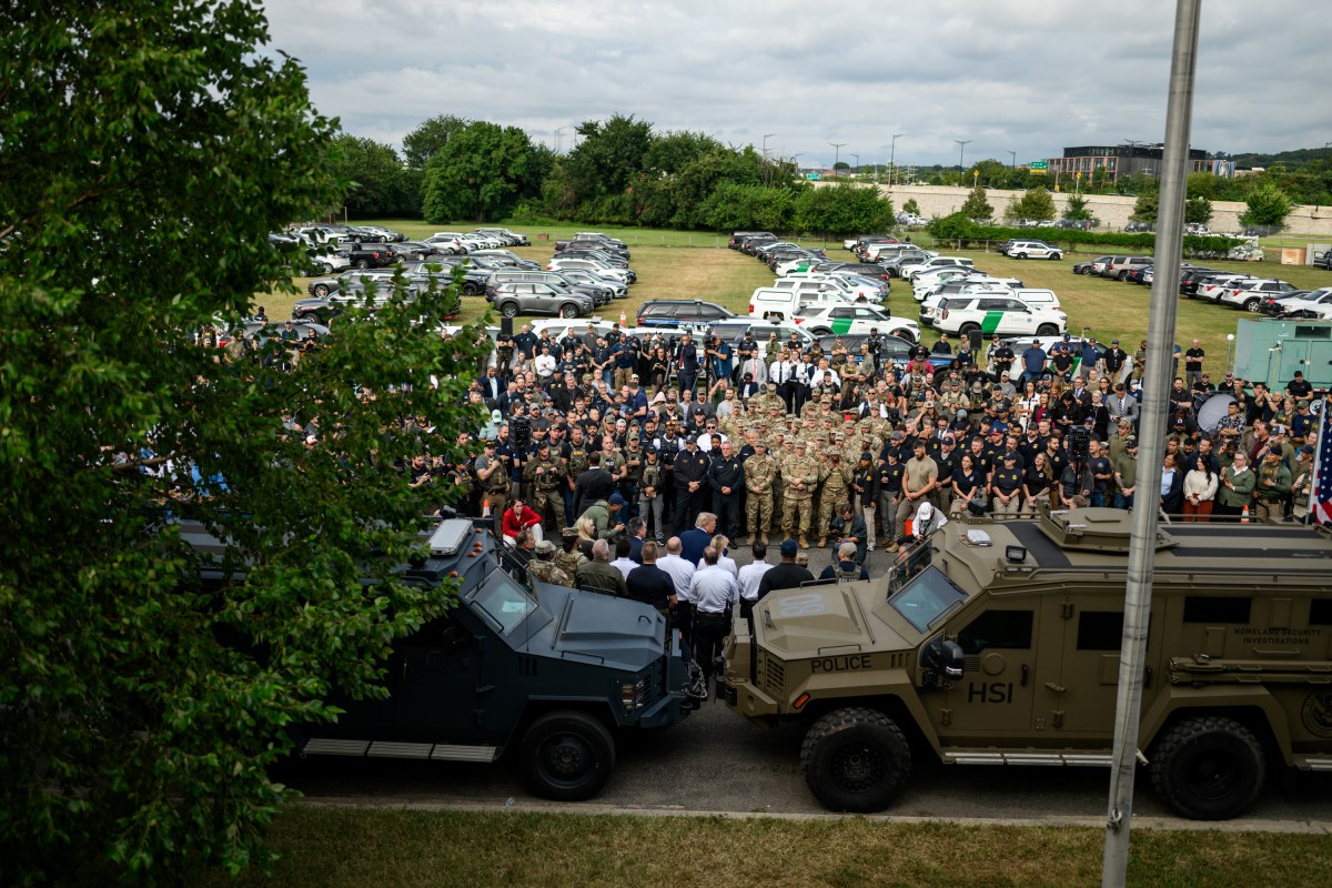 President Donald Trump delivers remarks to law enforcement and members of the National Guard at the U.S. Park Police Anacostia Operations Facility, Thursday, August 21, 2025, in Washington, D.C. (Official White House Photo by Daniel Torok)