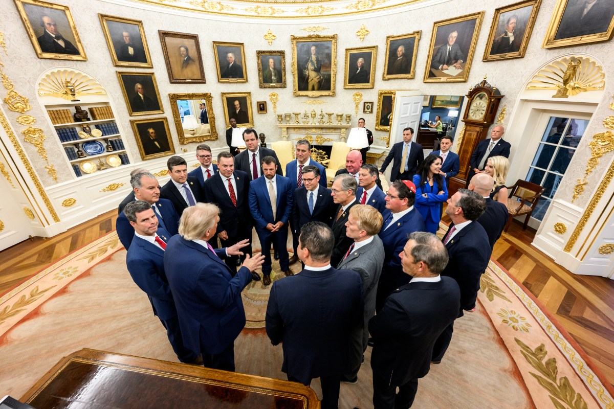 President Donald Trump hosts a dinner in the newly renovated White House Rose Garden, Friday, September 5, 2025. (Official White House Photo by Daniel Torok)