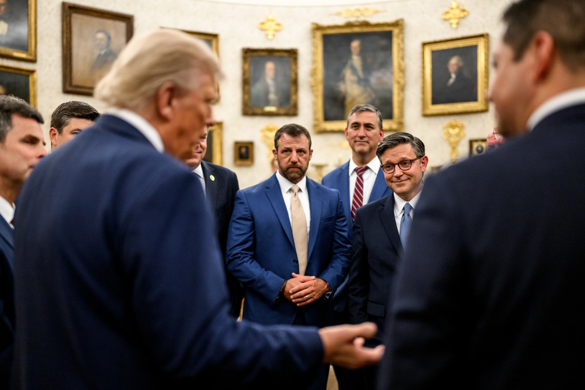 President Donald Trump hosts a dinner in the newly renovated White House Rose Garden, Friday, September 5, 2025. (Official White House Photo by Daniel Torok)