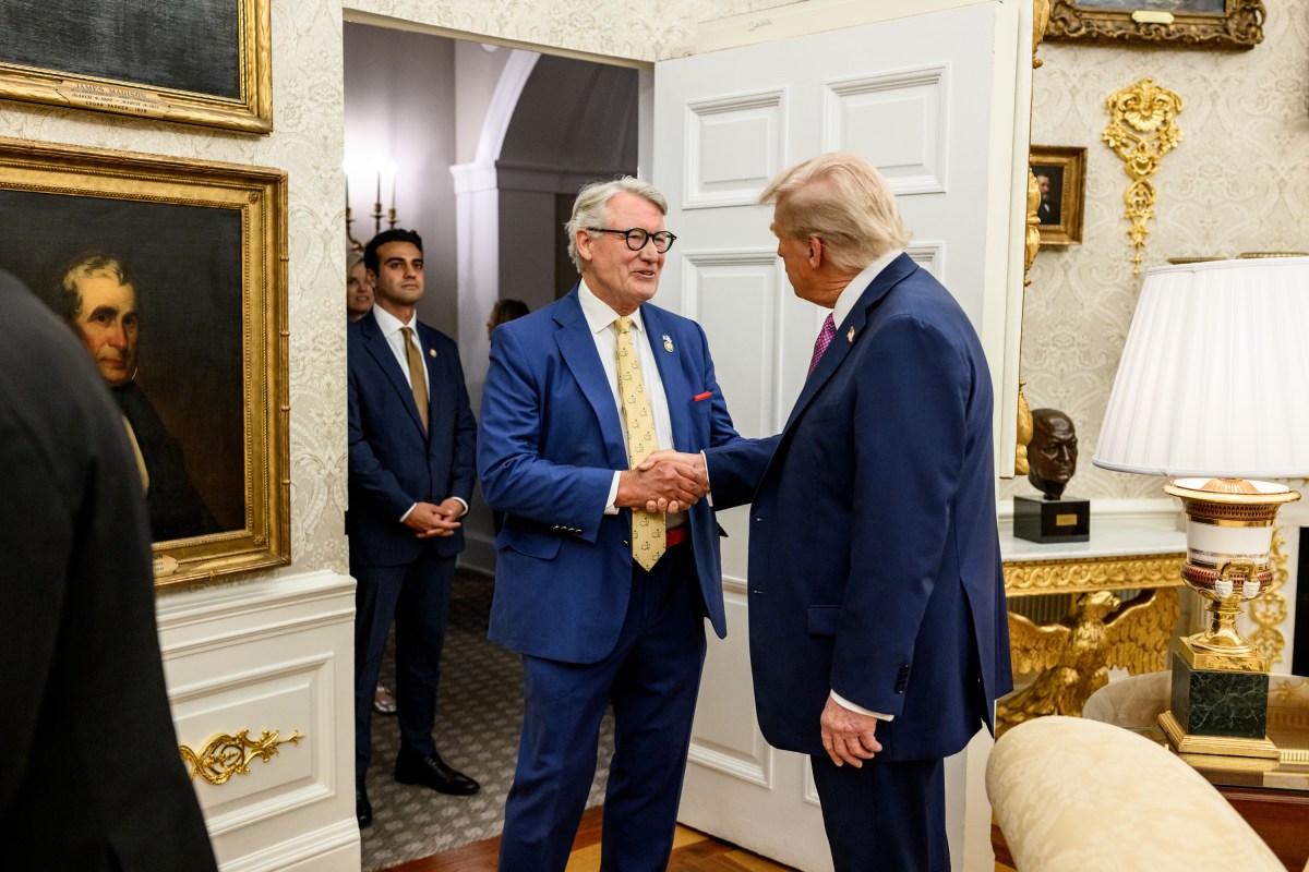 President Donald Trump hosts a dinner in the newly renovated White House Rose Garden, Friday, September 5, 2025. (Official White House Photo by Daniel Torok)