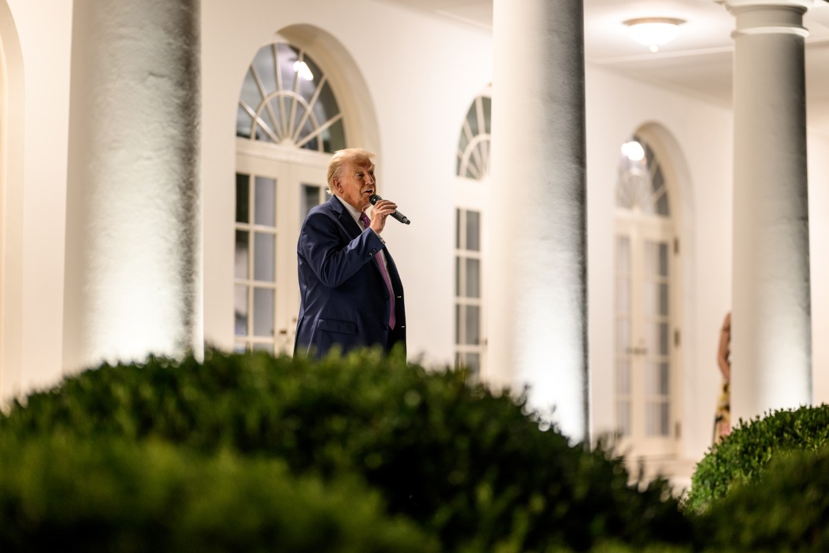 President Donald Trump hosts a dinner in the newly renovated White House Rose Garden, Friday, September 5, 2025. (Official White House Photo by Daniel Torok)