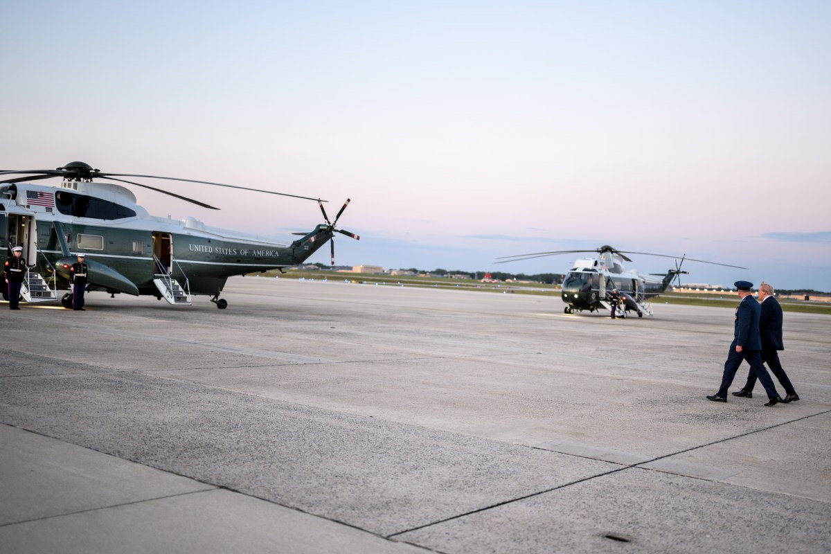 President Donald Trump boards Marine One en route the White House after attending the U.S. Open Men’s Championship, Sunday, September 7, 2025. (Official White House Photo by Daniel Torok)