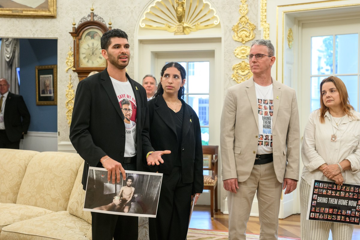 President Donald Trump meets with freed Israeli hostages Ohad Ben Ami and Raz Ben Ami, and Ilay and Leela David, the siblings of Evyatar David, who is still held hostage by Hamas in Gaza, Wednesday, September 10, 2025, in the Oval Office. (Official White House Photo by Joyce N. Boghosian)