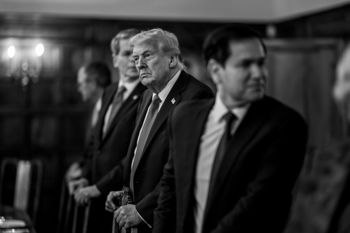 President Donald Trump speaks with staff before a bilateral meeting with Prime Minister Keir Starmer at Chequers, the prime minister’s house in Buckinghamshire, England, on Thursday, September 18, 2025. (Official White House Photo by Daniel Torok)