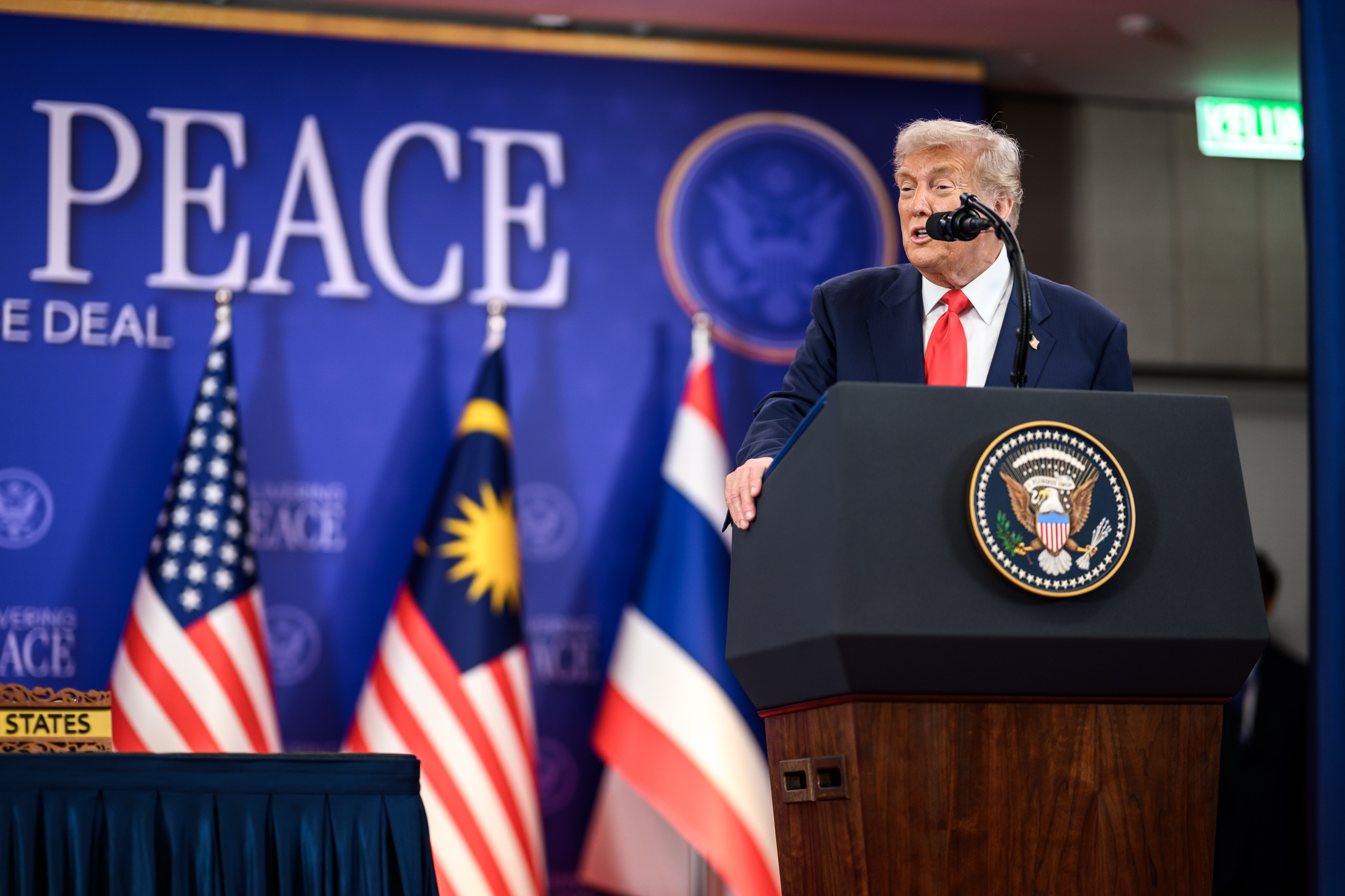President Donald Trump delivers remarks before signing the Kuala Lumpur Accord with Malaysian Prime Minister Seri Anwar Ibrahim, Cambodian Prime Minister Hun Manet, and Thailand’s Prime Minister Anutin Charnvirakul, Sunday, October 25, 2025, at the ASEAN Summit in Kuala Lumpur, Malaysia. (Official White House Photo by Daniel Torok)