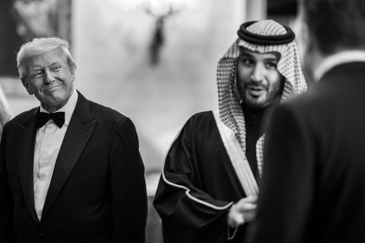 President Donald Trump, First Lady Melania Trump and Crown Prince and Prime Minister Mohammed bin Salman Al Saud of Saudi Arabia participate in a receiving line before a dinner in the Prince’s honor, Tuesday November 18, 2025, in the Blue Room of the White House. (Official White House Photo by Daniel Torok)