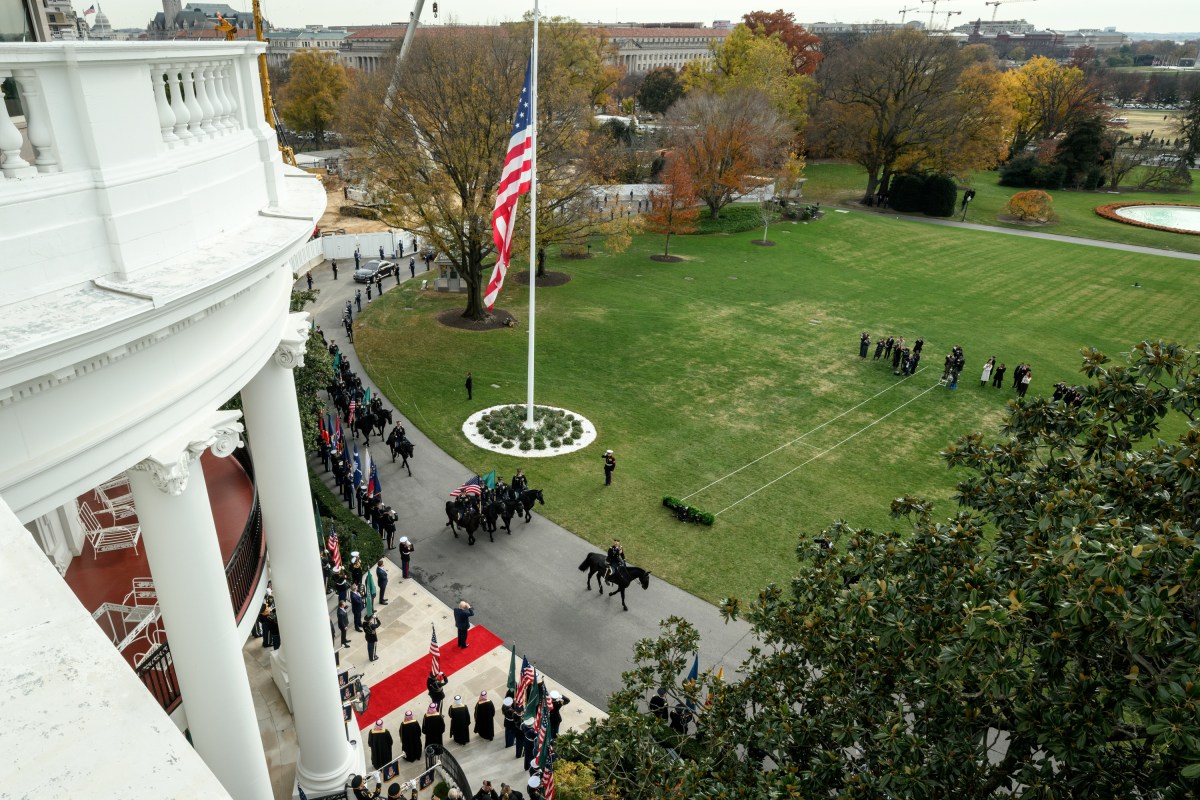 President Donald Trump welcomes Crown Prince and Prime Minister Mohammed bin Salman Al Saud of Saudi Arabia at the South Portico of the White House, Tuesday, November 18, 2025. (Official White House Photo by Molly Riley)