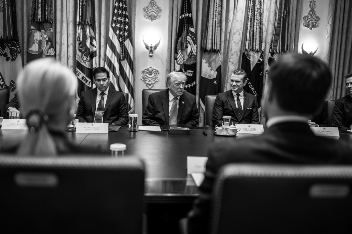 President Donald Trump holds a cabinet meeting, Tuesday, December 2, 2025, in the Cabinet Room of the White House. (Official White House Photo by Daniel Torok)
