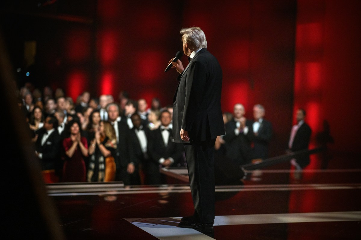 President Donald Trump delivers closing remarks at the Kennedy Center Honors at the Kennedy Center in Washington, D.C., Sunday, December 7, 2025. (Official White House Photo by Daniel Torok)