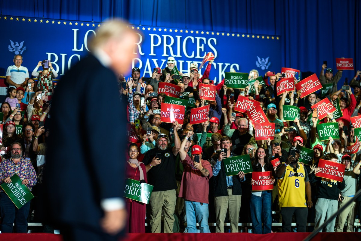 President Donald Trump arrives on stage to deliver remarks on the economy at the Rocky Mount Event Center in Rocky Mount, North Carolina on Friday, December 19, 2025. (Official White House Photo by Daniel Torok)