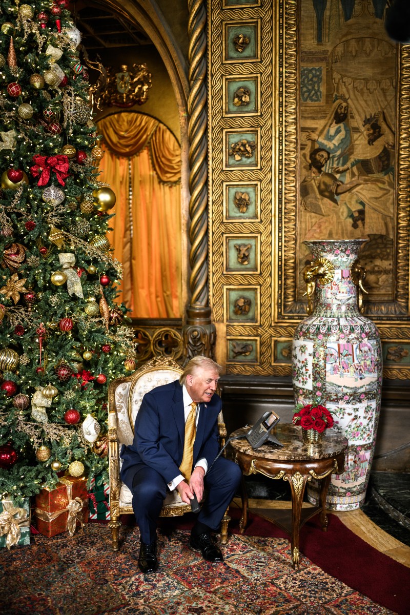 President Donald Trump and First Lady Melania Trump make NORAD Santa tracker calls from Mar-a-Lago in Palm Beach, Florida, Wednesday, December 24, 2025. (Official White House Photo by Daniel Torok)