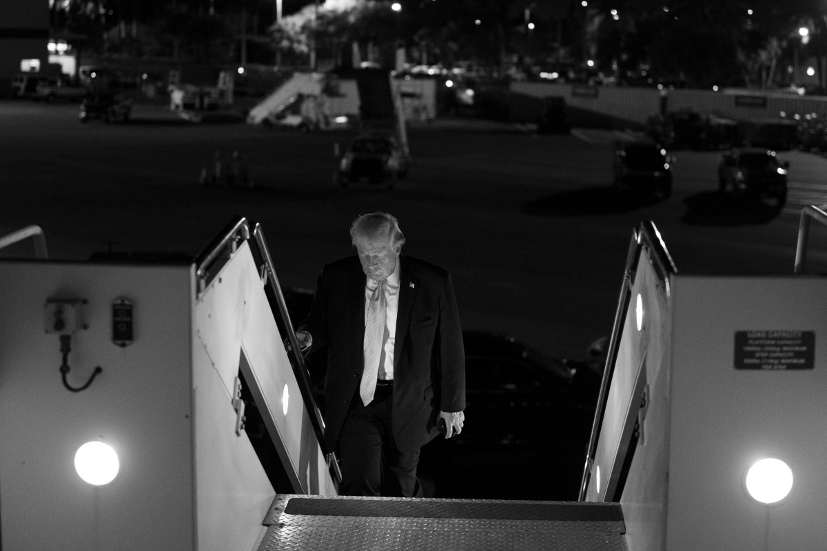 President Donald Trump boards Air Force One as he departs Palm Beach International Airport in West Palm Beach, Florida on Sunday, January 4, 2026, en route Joint Base Andrews, Maryland  (Official White House Photo by Daniel Torok)