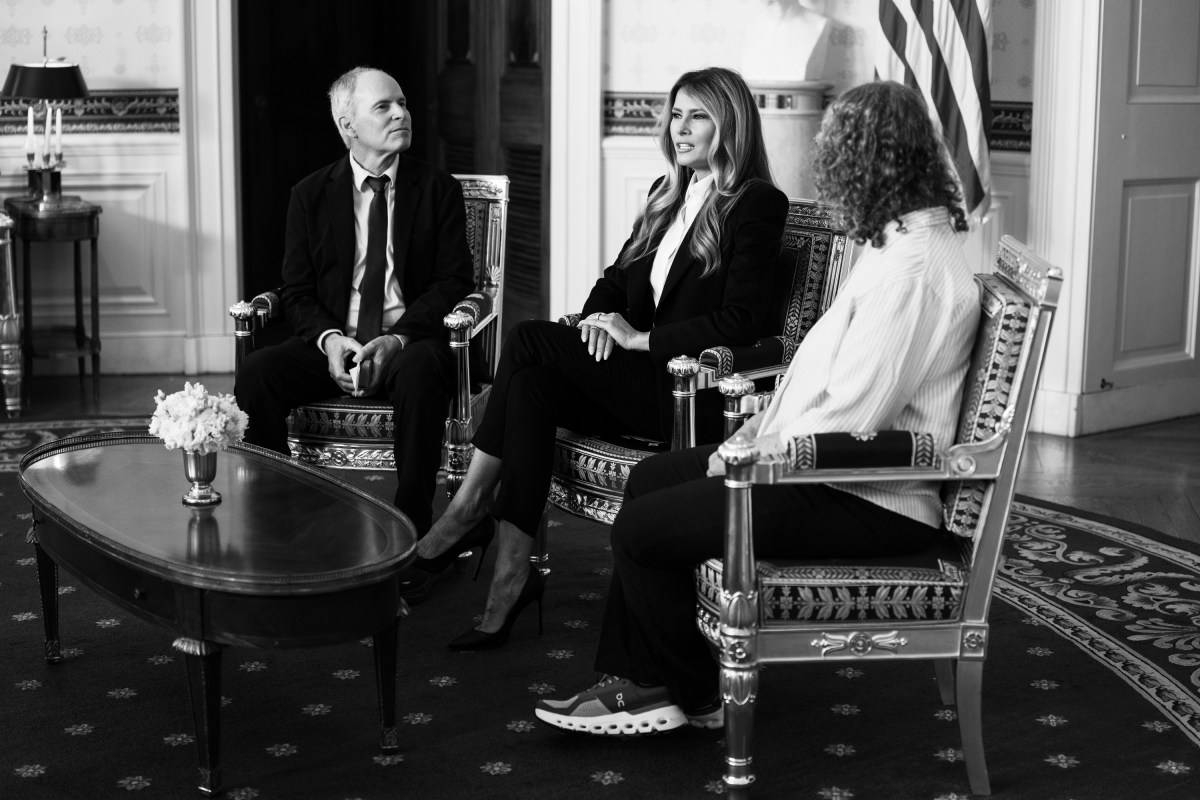 First Lady Melania Trump meets with Keith Siegel, a freed American-Israeli hostage, and his wife Aviva Siegel,Wednesday, February 4, 2026 in the Blue Room of the White House. Keith Siegel was freed in February 2025, after 484 days in Hamas captivity, and his wife Aviva Siegel was released in November 2023. (Official White House Photo by Andrea Hanks)