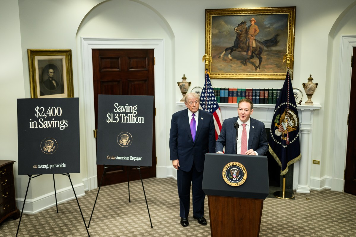President Donald Trump and EPA Administrator Lee Zeldin make an announcement in the Roosevelt Room on rescinding the 2009 Environmental Protection Agency endangerment finding, Thursday, February 12, 2026. (Official White House Photo by Daniel Torok)