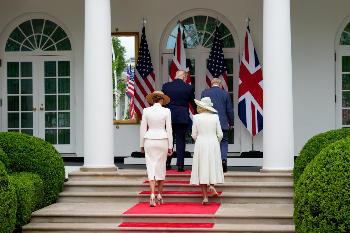 President Donald J. Trump and First Lady Melania Trump greet King Charles III and Queen Camilla of the United Kingdom at the South Portico during a State Arrival ceremony, Tuesday, April 28, 2026. (Official White House Photo by Andrea Hanks)