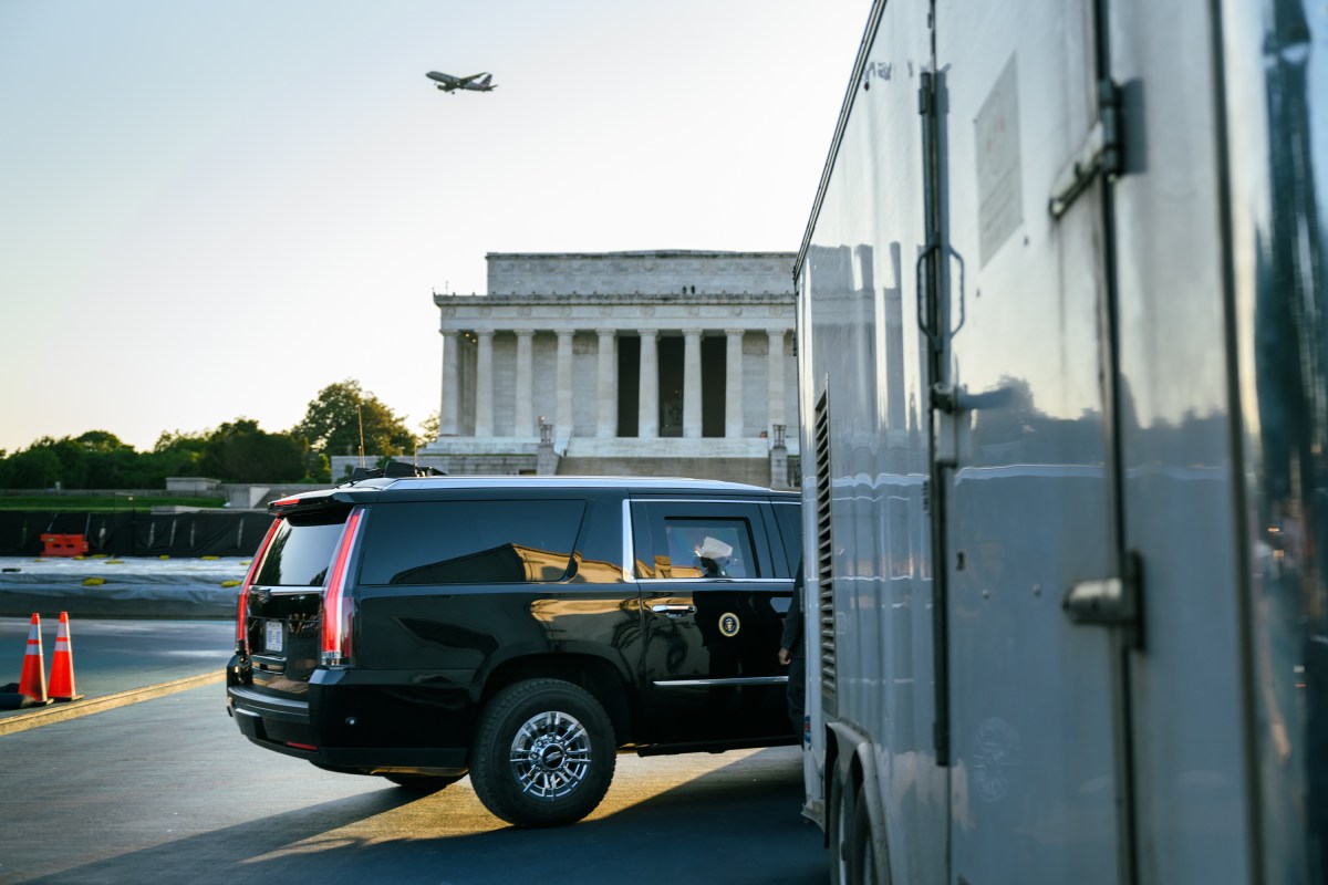 President Donald J. Trump visits the Lincoln Memorial Reflecting Pool, Thursday, May 7, 2026. (Official White House Photo by Molly Riley)