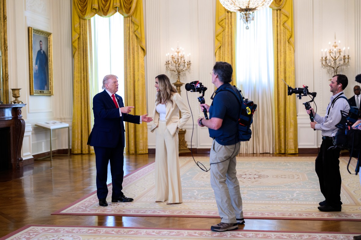 President Donald J. Trump tours the White House with Fox News host and daughter-in-law Lara Trump, Thursday, May 28, 2026. (Official White House Photo by Molly Riley)
