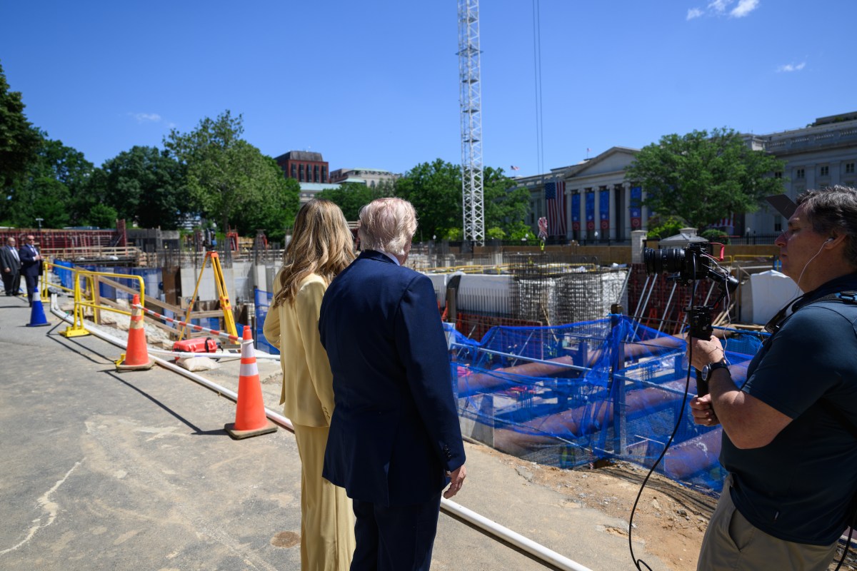 President Donald J. Trump tours construction on the East Wing and new Ballroom of the White House with Fox News host and daughter-in-law Lara Trump, Thursday, May 28, 2026. (Official White House Photo by Molly Riley)