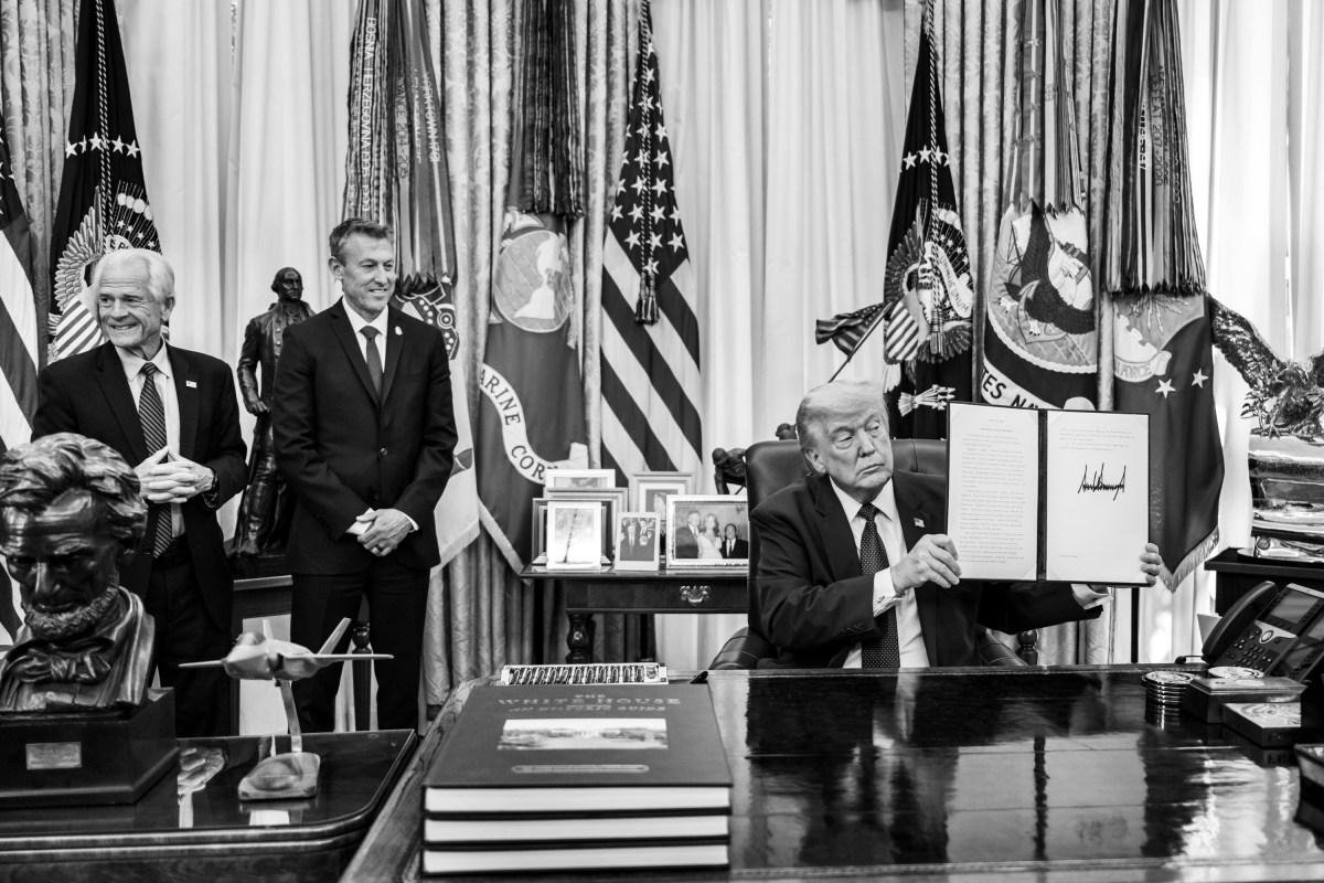 President Donald J. Trump signs Executive Orders in the Oval Office, Wednesday, June 3, 2026. (Official White House Photo by Molly Riley)