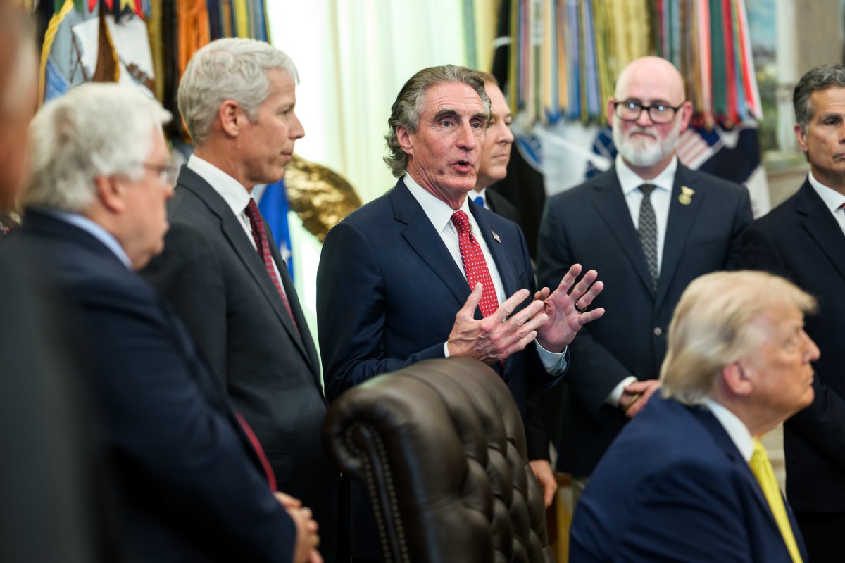 President Donald J. Trump, joined by Secretary of Energy Chris Wright, Secretary of the Interior Doug Burgum, EPA Administrator Lee Zeldin and others, makes an announcement on coal, Thursday, June 4, 2026, in the Oval Office. (Official White House Photo by Molly Riley)