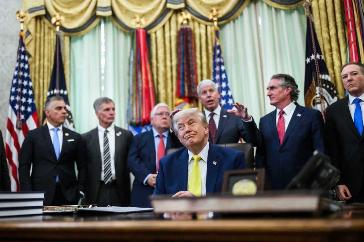 President Donald J. Trump, joined by Secretary of Energy Chris Wright, Secretary of the Interior Doug Burgum, EPA Administrator Lee Zeldin and others, makes an announcement on coal, Thursday, June 4, 2026, in the Oval Office. (Official White House Photo by Molly Riley)