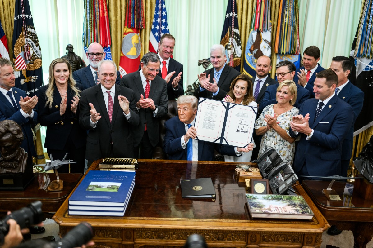 President Donald J. Trump signs the Secure America Act in the Oval Office, Wednesday, June 10, 2026. (Official White House Photo by Daniel Torok)
